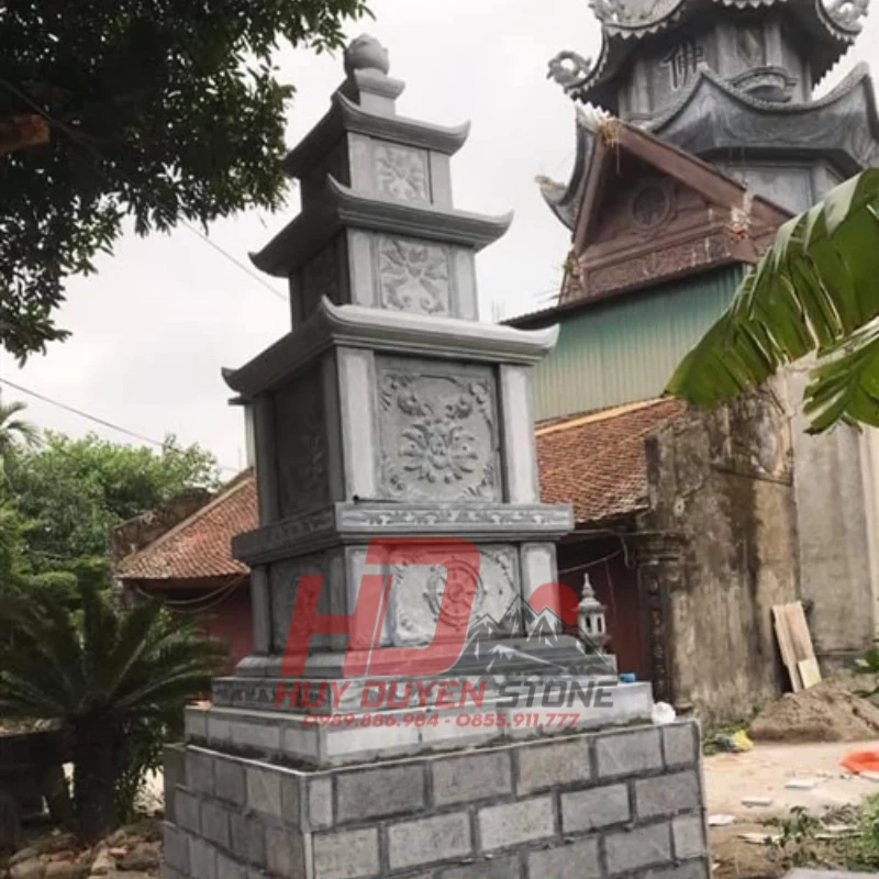mộ tháp đá vuông