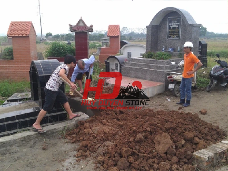 đi bốc mộ có bị hơi lạnh không 1
