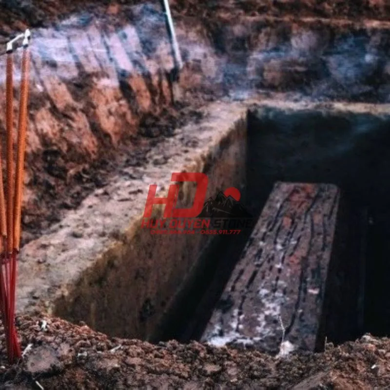 Vì sao nhiều gia quyến đắn đo về việc bốc mộ năm nhuận?