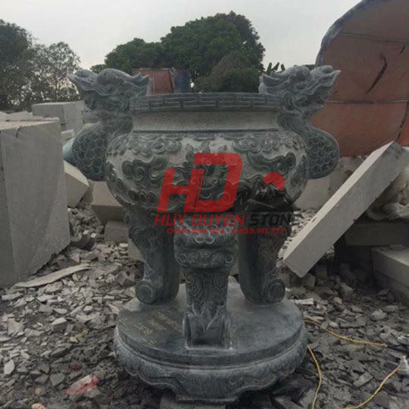 Lư hương đá rồng