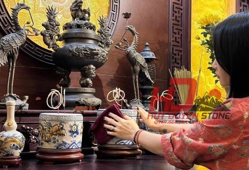 Cách vệ sinh bát hương