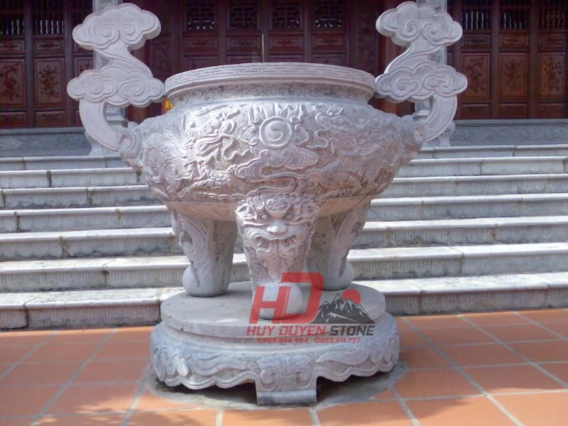 giá lư hương đá ngoài trời