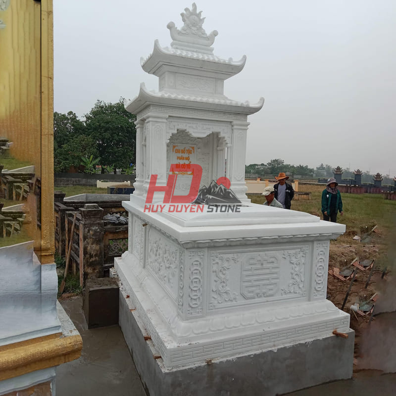 mộ đá trắng