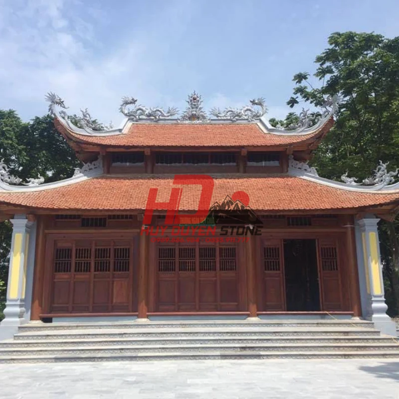 Nhà thờ họ 8 mái được thiết kế với phần bậc tam cấp hoàn toàn bằng đá tự nhiên Nhà thờ họ 8 mái được thiết kế với phần bậc tam cấp hoàn toàn bằng đá tự nhiên