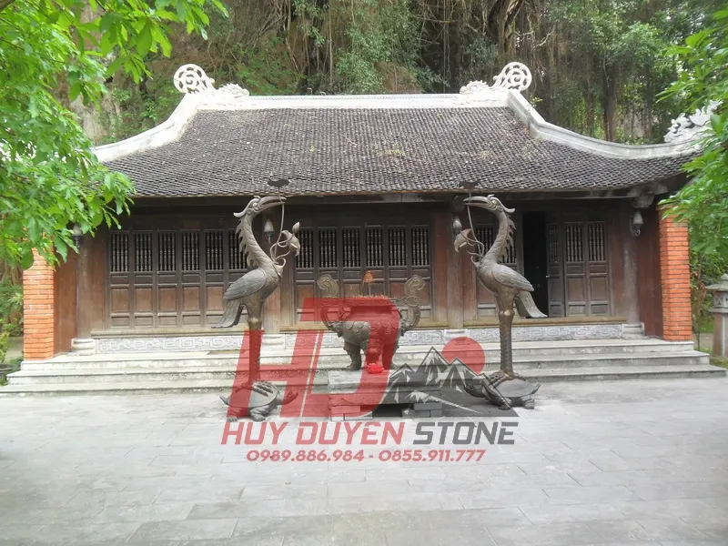 hạc đá nguyên khối