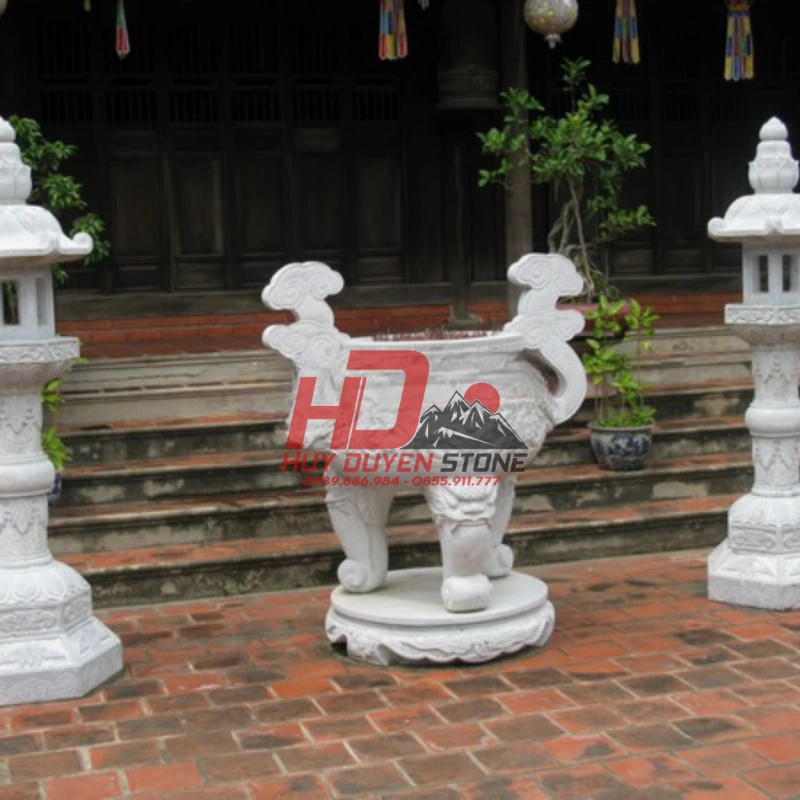 cột đèn nhà thờ họ