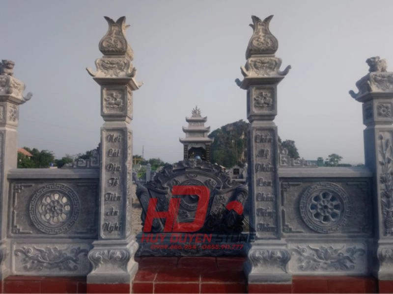 cổng đá tứ trụ